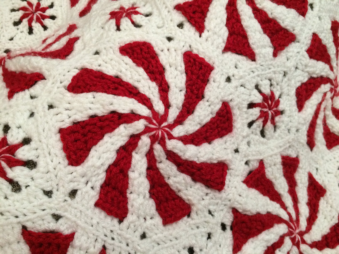Peppermint Holiday Throw Blanket