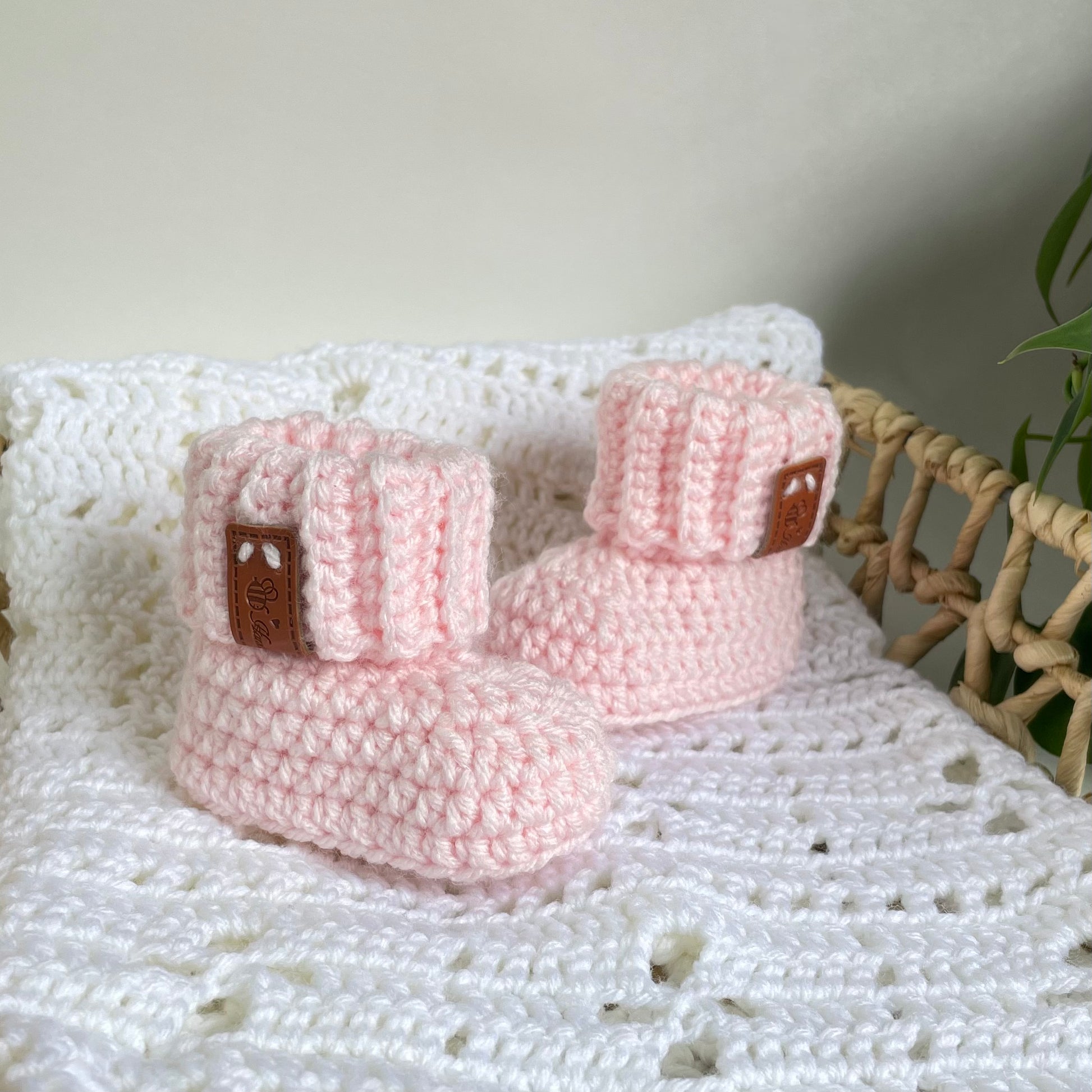 Crochet cuffed baby online booties