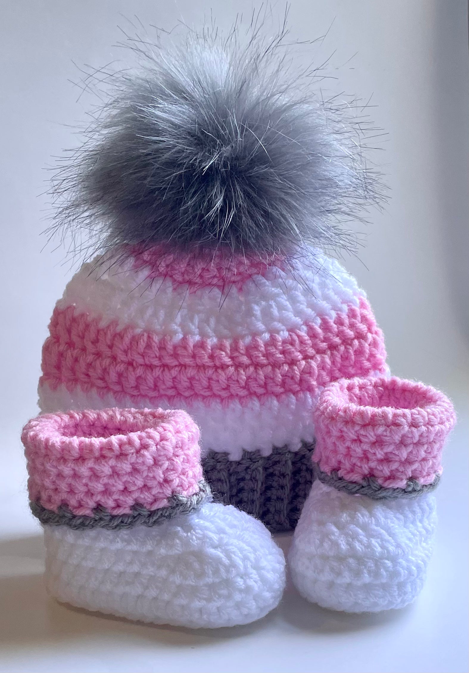 Crochet baby hat clearance and booties